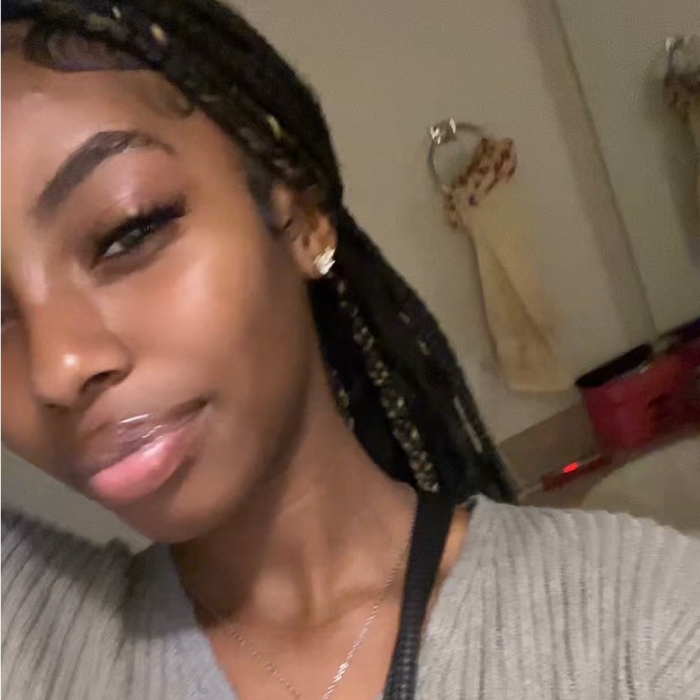 Meet your Posher, Talia